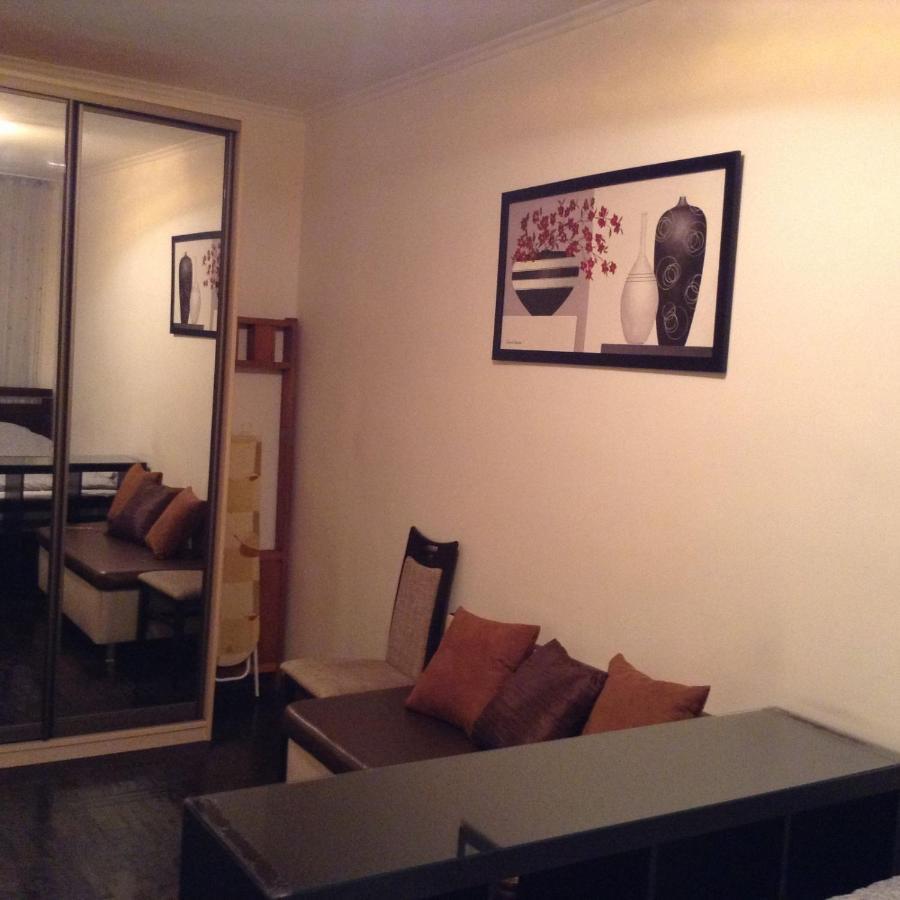 Двухкомнатная Возле Гулливера Appartement Kiev Buitenkant foto